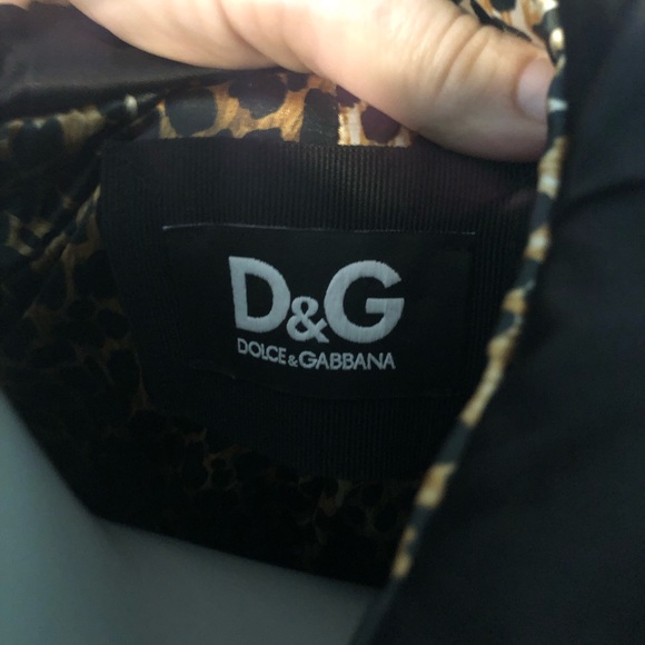 Authentic Dolce and Gabbana Short black shiny jacket with ruffle collar - Picture 10 of 13